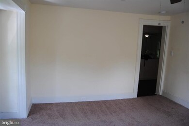 729 E D St unit A, Brunswick, MD 21716 - photo 4