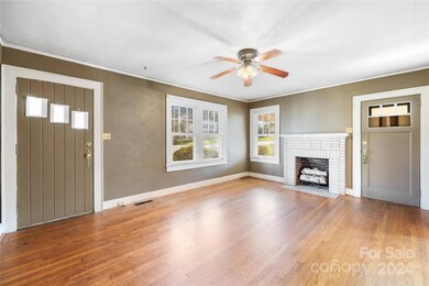 1103 N Center St, Statesville, NC 28677 - photo 4