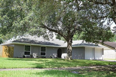 11426 Newton St, Houston, TX 77089 - photo 2