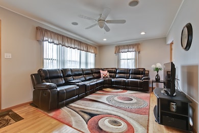 2402 Fremont St, Rolling Meadows, IL 60008 - photo 7