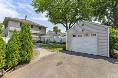 143 Stout Ave, Middlesex, NJ 08846 - photo 2