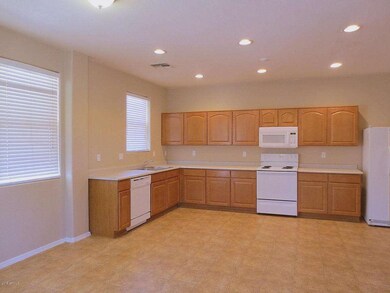 08-3305 W Nancy Ln-007