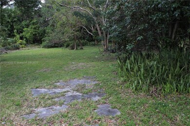 825 NE 149th St, North Miami, FL 33161 - photo 7