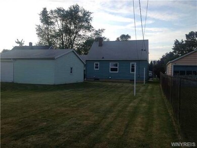 909 Pioneer Dr, North Tonawanda, NY 14120 - photo 3