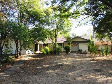1541 Mistletoe Ln, Redding, CA 96002 - photo 2