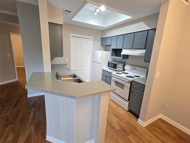 6000 Shepherd Mountain Cove unit 408, Austin, TX 78730 - photo 5