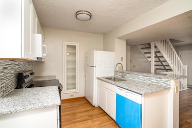 4937 Singleton-4