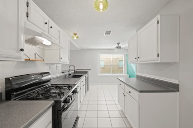 1325 Canyon Springs Dr, La Porte, TX 77571 - photo 6