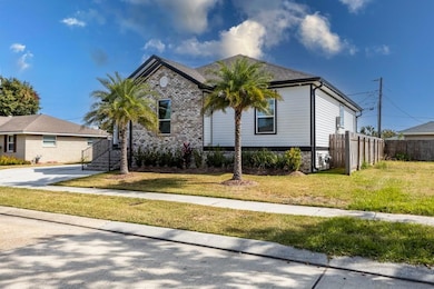 2013 Congressman Hebert Dr, Chalmette, LA 70043 - photo 3