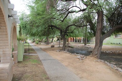 Common area courtyard