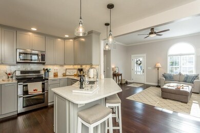 116 Sharon St, Harrisonburg, VA 22801 - photo 2