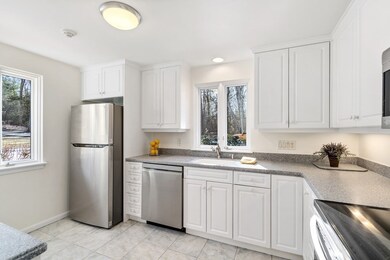 126 Chestnut Cir, Lincoln, MA 01773 - photo 4