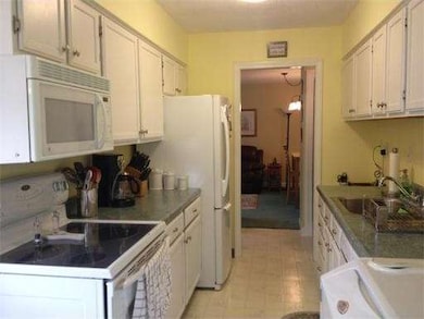 113 Andersen Rd, Chicopee, MA 01022 - photo 2