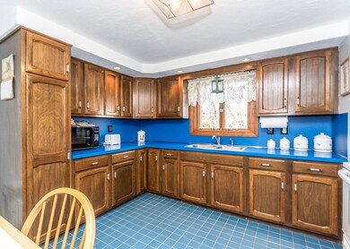 72 Lakeview Terrace, Waltham, MA 02451 - photo 5