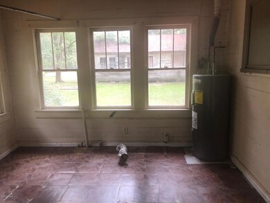 221 N Saint George St, Eunice, LA 70535 - photo 5