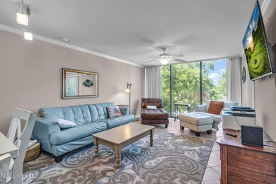 2-web-or-mls-2046 E Beach Blvd apt 2