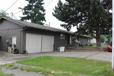 318 104th St SW, Everett, WA 98204 - photo 2