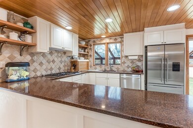 298 Elsinore St, Concord, MA 01742 - photo 5