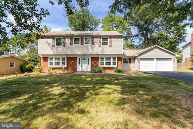 4104 Middle Ridge Dr, Fairfax, VA 22033 - photo 2