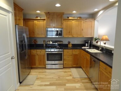 61137 Dayspring Dr, Bend, OR 97702 - photo 3