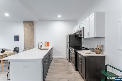 10 Commerce Ct unit 2A, Newark, NJ 07102 - photo 2