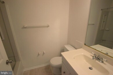 19613 Gunners Branch Rd, Germantown, MD 20876 - photo 7