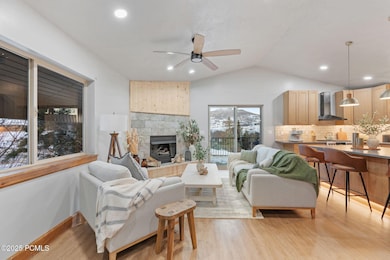 27-web-or-mls-120 Aspen-27