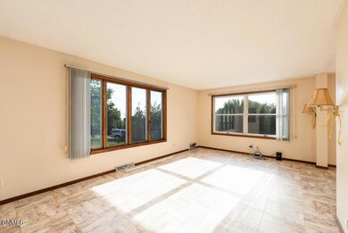 3501 Hillside Rd MLS-16