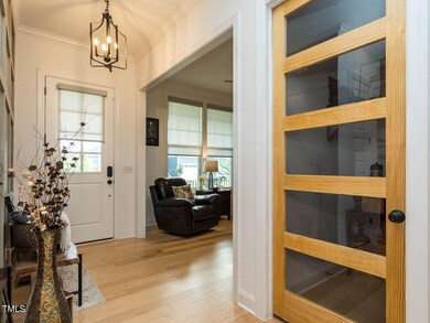 004-1280x960-entry-foyer