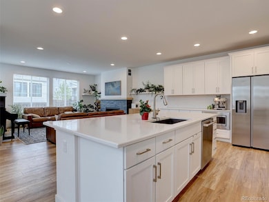 11246 Bellsong Ln, Littleton, CO 80125 - photo 2