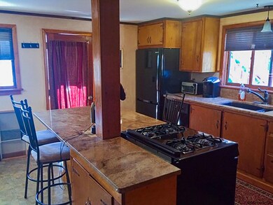 126 Circular St unit 1, Saratoga Springs, NY 12866 - photo 5