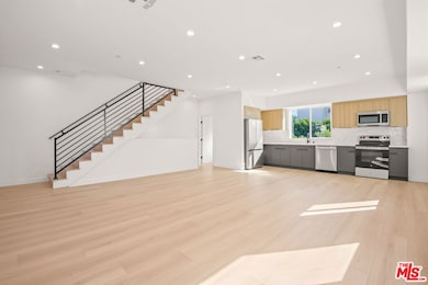 1707 S Burnside Ave, Los Angeles, CA 90019 - photo 3