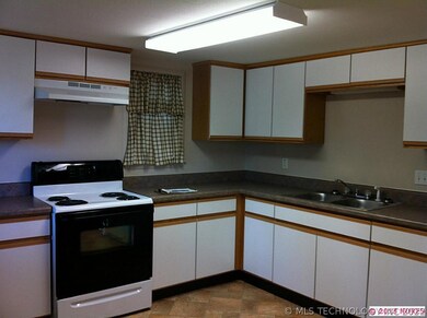 510-2 N College Ct, Tahlequah, OK 74464 - photo 3