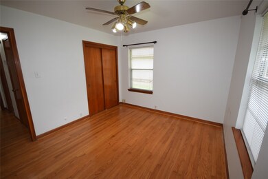 1010 W 31st St, Houston, TX 77018 - photo 4