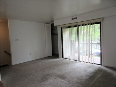 1554 Creekside Rd unit 2, Whitehall, PA 18052 - photo 3