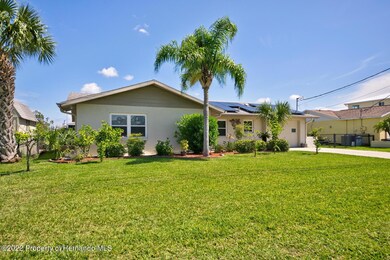 5-Home-with-Solar-Panels