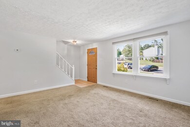 8154 Willowdale Ct, Springfield, VA 22153 - photo 2