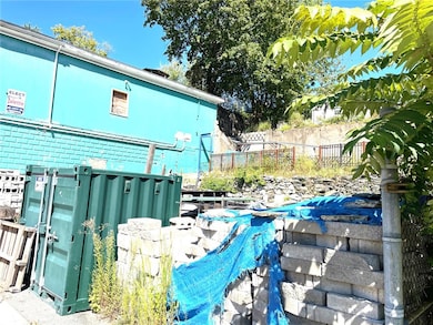 115 Railroad St, Woonsocket, RI 02895 - photo 4