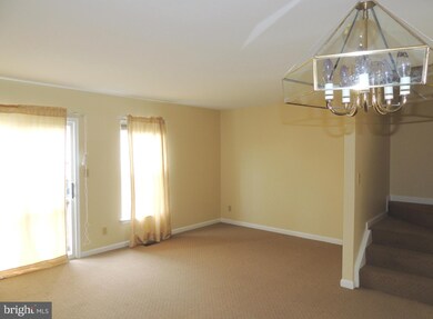 16938 Point Pleasant Ln, Dumfries, VA 22026 - photo 6