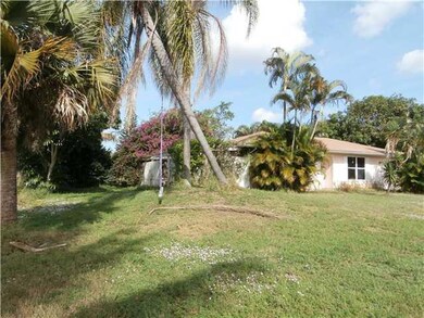 2214 NE Arch St, Jensen Beach, FL 34957 - photo 2