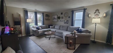 202 Brookhaven Ln, Woonsocket, RI 02895 - photo 5