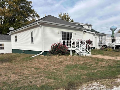 1426 N Main St, Lewistown, IL 61542 - photo 5