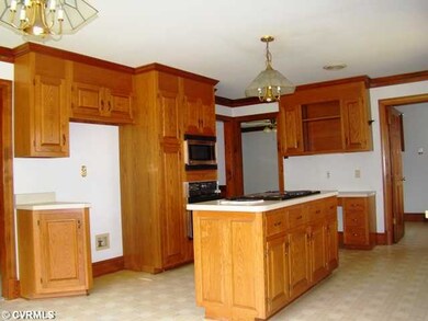 12252 E Quaker Rd, Disputanta, VA 23842 - photo 7