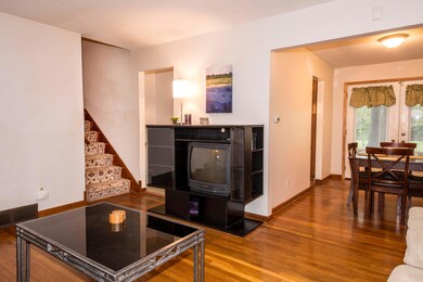 4 Living Room