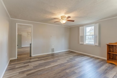 424 E Oak St, Boonville, IN 47601 - photo 6