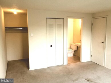 19605 Gunners Branch Rd unit E, Germantown, MD 20876 - photo 6