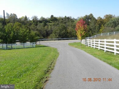 14545 Fairview Hill Ln, Clear Spring, MD 21722 - photo 2