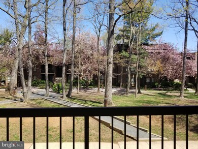 11200 Chestnut Grove Square unit 102, Reston, VA 20190 - photo 4