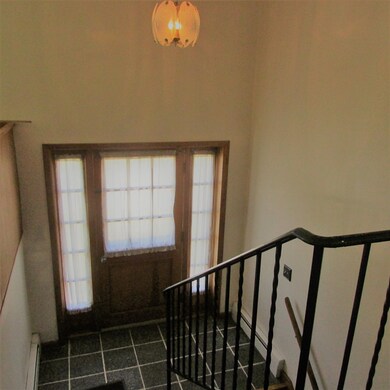 189 Waterman Cir, Saint Johnsbury, VT 05819 - photo 4