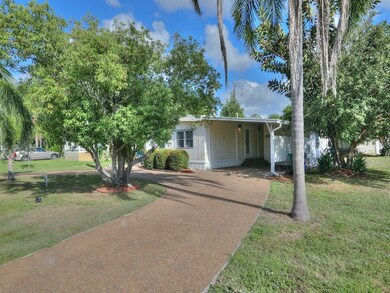 308 Pineapple St, Sebastian, FL 32958 - photo 4